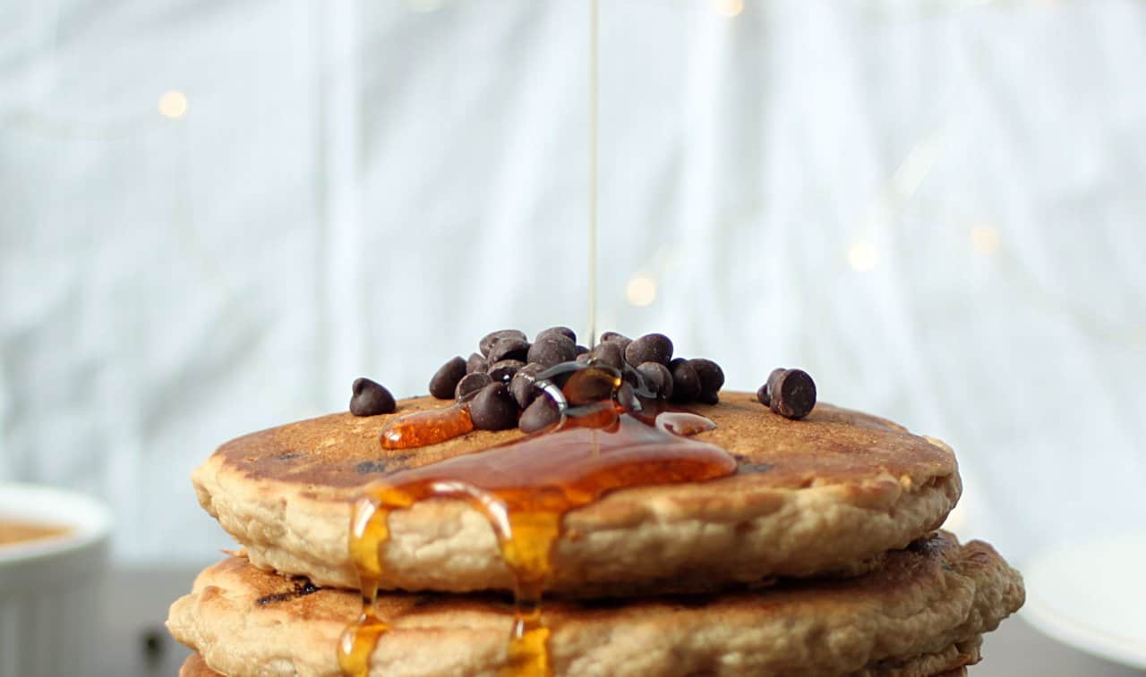 vegan-chocolate-chip-pancakes