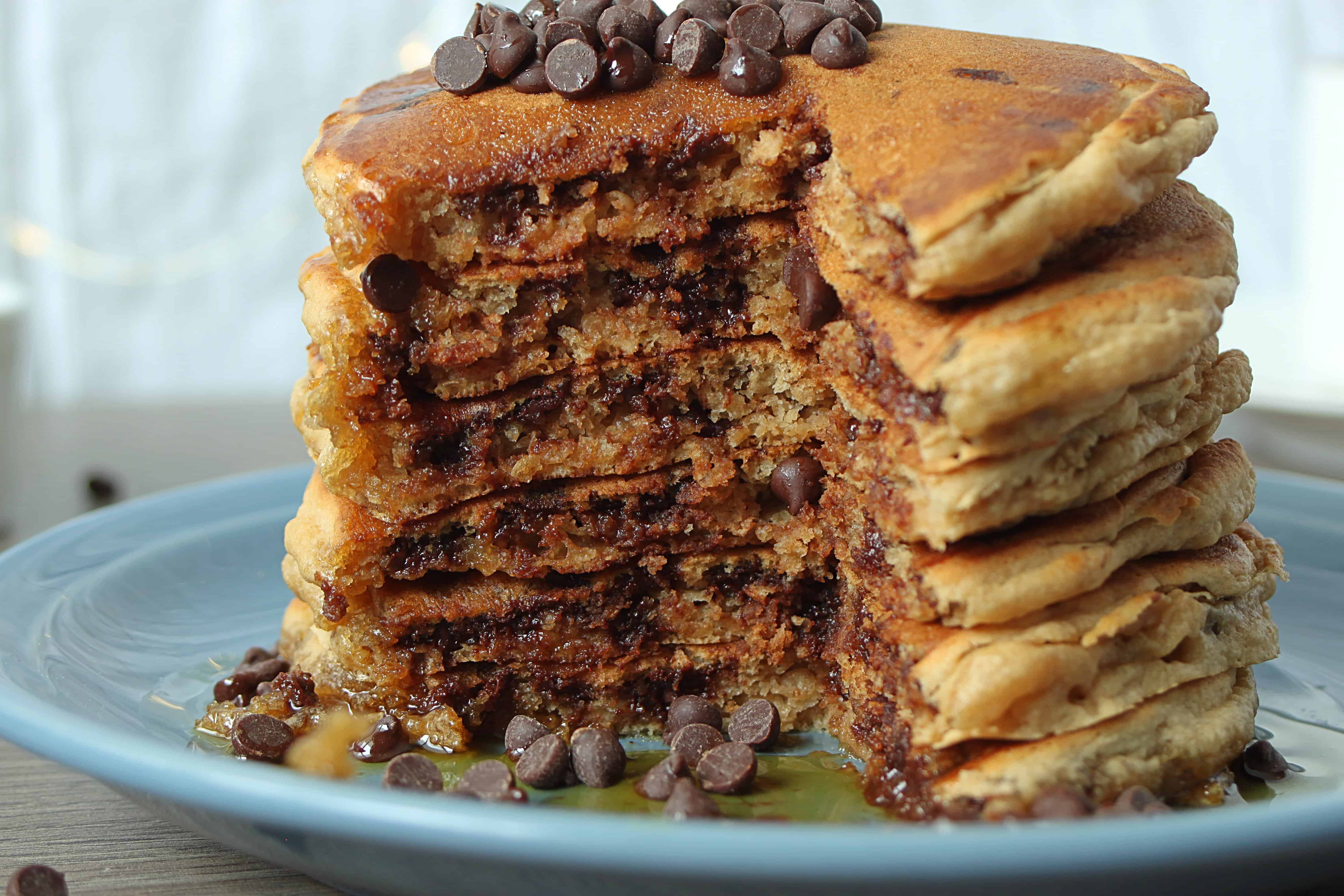 vegan-chocolate-chip-pancakes