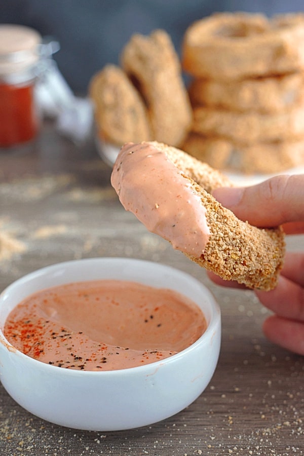 vegan-onion-rings-dip