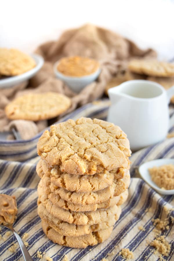 Easy Vegan Peanut Butter Cookies - plant.well