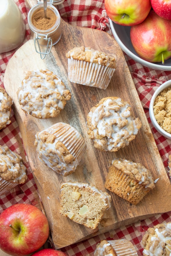 Vegan Apple Crumble Muffins