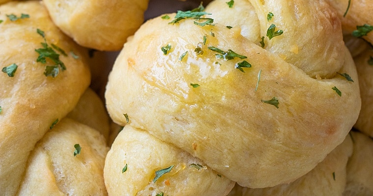 How to Make Garlic Knots from Scratch