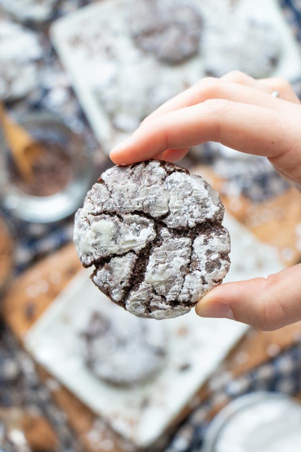 Vegan Crinkle Cookies - plant.well