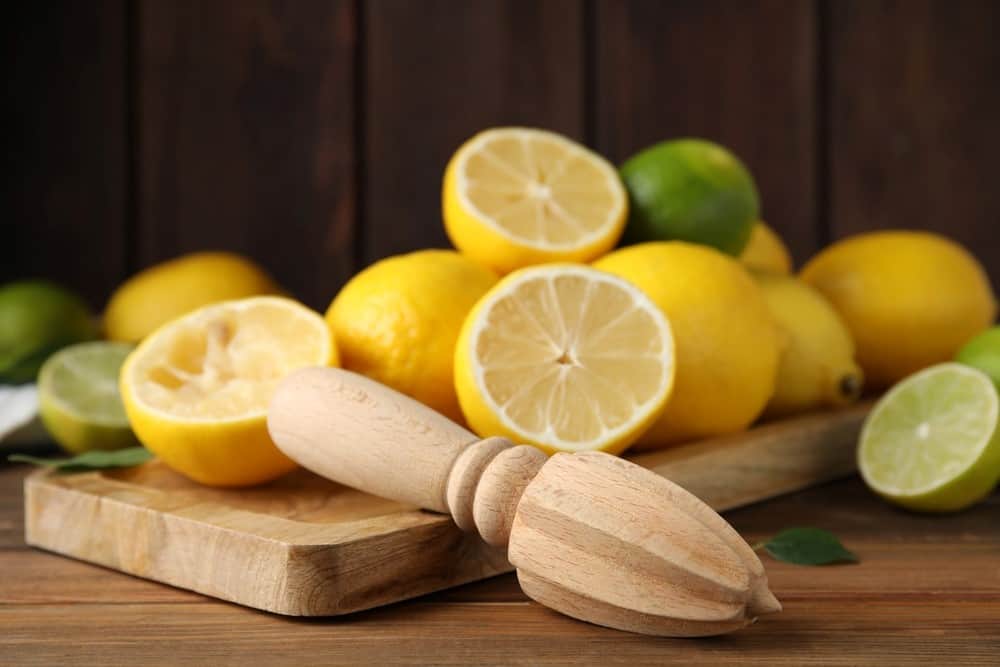 Citrus reamer and lemons
